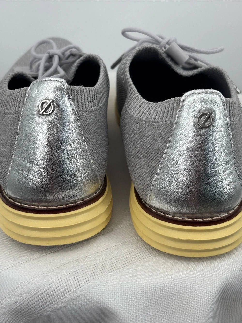 Cole Haan OriginalGrand Knit Sneakers Gray & Silver Women’s Size 8.5